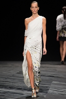 Spring 2015 Ready-to-Wear
J. Mendel