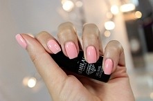 śliczny kolor pazurków ;)