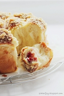 drożdżowe bułeczki ze śliwk...