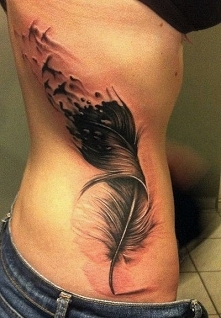 tatuaże dla dziewczyn pióro