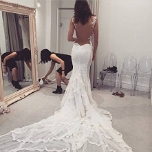 piękna, tylko pomarzyć:D