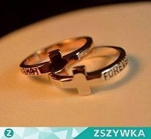 Dziewczyny w jaki sposób i gdzie można dostać taki pierścionek ? Wyrób u jubilera to około 300 zł ;( jakieś pomysły ???!
 Oczywiście chodzi o to zeby posłuzył na palcu ;)