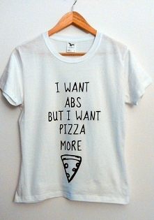 koszulka ręcznie malowana specjalnymi farbami do tkanin.
Kontakt: nevergrowup77@gmail.com