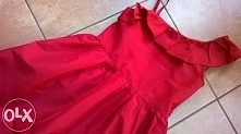 Sukienka czerwona NOWA, dla dziewczynki, np. na komunie. Sprzedam....