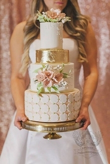 Metaliczne torty weselne