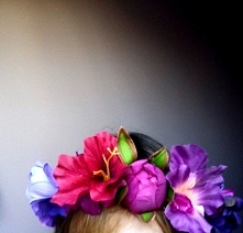 Wianki na zamówienie.

Ktoś...