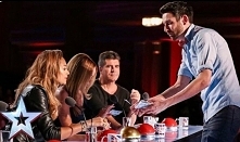 Kiedy zobaczyłam sztuczkę tego magika, nie mogłam uwierzyć! Ty też oniemiejesz!