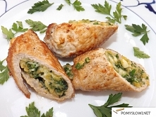 Faszerowane zawijasy schabowe

 
obiad schabowy
.
Przepis
Składniki:

0,5kg schabu bez kości
bułka tarta
pęczek natki pietruszki
1 żółtko
120g mozzarelli tartej
120g sera chedda...