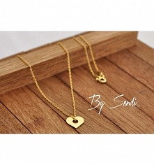 Złoty naszyjnik celebrytka - łańcuszek z serduszkiem. Zapraszam na bysendi.pl