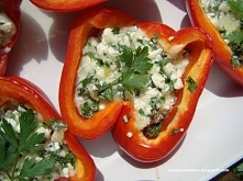 Papryki zapiekane z farszem serowym
Ostatnio w przeglądanej gazecie wpadł mi w oko przepis na papryki zapiekane z farszem serowym. Często przyrządzam papryki z mięsem mielonym, ...