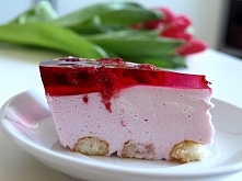 "10 minut" Dziś proponuję torcik śmietankowy, którego przygotowanie nie trwa dłużej niż 10 minut. Należy do kategorii ciast, które zawsze się udają i szybko znikają z ...