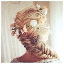 Nie wiem czy bardziej podobają mi się włosy czy wianek *.*