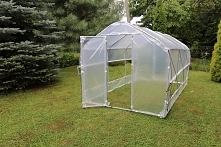 Tunele Multiwegetacyjne to konstrukcja bardziej profesjonalna niż tunele Hobby. Tunel multi na pewno zadowoli każdego zaawansowanego ogrodnika.