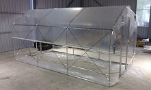 Tunele Multiwegetacyjne to konstrukcja bardziej profesjonalna niż tunele Hobby. Tunel multi na pewno zadowoli każdego zaawansowanego ogrodnika.