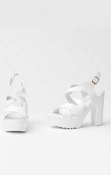 Piękne buty na koturnie, idealne na letnie spacery nad wodą :)