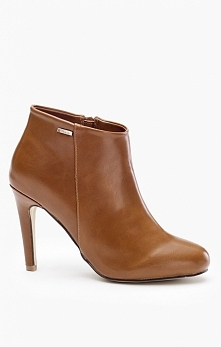 Klasyczne brązowe botki na szpilce - bardzo dobrze sprawdzają się w warunkach miejskiej dżungli :)