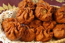 Pieremiacze to bułeczki, które tato zwykł przywozić mi przez całe moje życie po pracy. Są wypełnione mięskiem i smażoną cebulką. Potem się je piecze najlepiej w piecu kaflowym l...