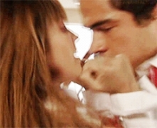 Pierwszy pocałunek! :D
Mia&Miguel