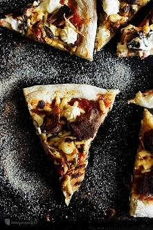 Pizza z pieczoną szynką i majonezem; Po przepis kliknij w zdjęcie