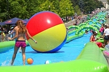 Montreal przeistoczy się w gigantyczną zjeżdżalnie wodną. Ale jazda!