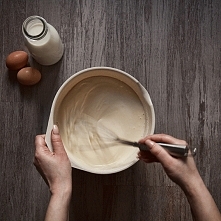 Naleśniki zeberki. Z serem i świeżymi truskawkami.