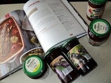 Nagroda doszła, książka cudowna <3 dziękuję dżemiki również