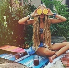 Masaż skóry głowy i szczotk...