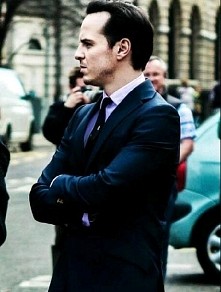 zawsze piękny Andrew Scott ...