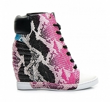 SKLEP Z BUTAMI. STYLOWEOBCA...