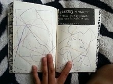 Obrysuj przedmioty z Twojej torby (ten zwierzak to krowa jak coś i to mój pendrive ^^)