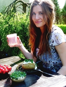 Weekend na wsi, nie ma nic lepszego! Czereśnie, truskawki, ziemniaki z gzikiem! Więcej po kliknięciu!