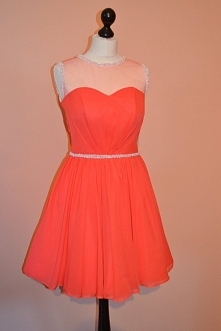 Sukienka na wesele, dla druhny, na poprawiny lub na studniówkę dostępna w różnych kolorach szyta na indywidualne wymiary więcej na fb fanpage Bombowa Krawcowa