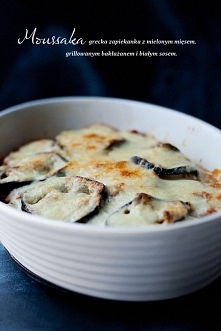 Mussaka-grecka zapiekanka
Przygotowanie:
Bakłażany: Nagrzać piekarnik z funkcją grilla na średnio dużą moc. Bakłażana pokroić na półcentymetrowe plasterki ułożyć na dużej blaszc...