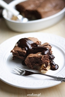 Czekoladowe ciasto z gruszkami