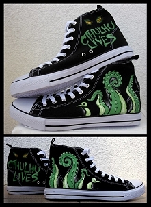 Trampki ręcznie malowane przeze mnie wodoodpornymi farbami do tkanin - zapraszam do kontaktu, można zamówić dowolny wzór!