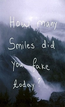 Ile uśmiechów dzisiaj udawa...