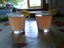 Zielona herbata mrożona.