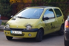 samochód z rzęsami ;)