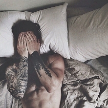 Milion słów kopie w dupę, głowę, kopie po wszystkim..
A najgorsze jest to, że kopią Cię własne myśli.