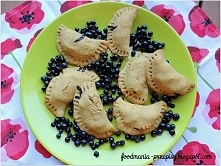 PIECZONE PIEROGI Z JAGODAMI