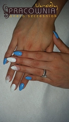 W klimacie Santorini...