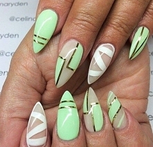 Długie żelowe paznokcie