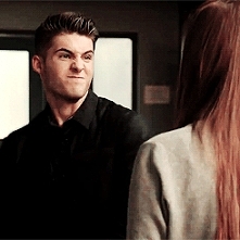 WUT?! Na Lydię?! No Theo, teraz to pojechałeś po bandzie i to ostro. 
.
.
.
.
.
.
Poczekaj, niech się tylko Stiles dowie xd