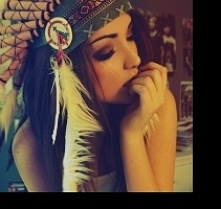 Idealne na avatar.
Doskonale widoczne z oddalenia, wyraźne z stylem i ma "to coś".
O wymiarze 180x180. 
Jednak trzeba sobie uciąć czarny fragment ponieważ wymiary 180 ...