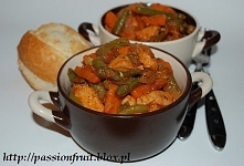 Boranija. Zielona fasolka z kurczakiem w pomidorach.


1 pierś kurczaka
250 g zielonej fasoli szparagowej - lub więcej, wg. upodobań. Poza sezonem można użyć fasoli mrożonej
2 c...