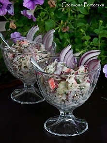 Sałatka z surimi i selerem konserwowym