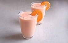 Koktajl z ananasa

Składniki:

1 średni (700 g) ananas
3 łyżki (18 g) wiórków kokosowych
0,75 szklanki (160 g) mleka sojowego

Przygotowanie:

1) Obrać ananasa i pokroić w kostk...