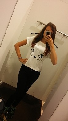 Bluzka C&A Polecam Millenium Hall właśnie są organizowane wyprzedarze - ubrania, i to całkiem przyzwoite, do nabycia za niecałe 15zł ^^