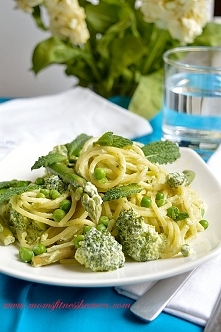 zielone spagetti. Proste, smaczne, zdrowe domowe jedzenie.