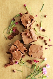 Rumowe brownie z orzechami laskowymi